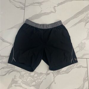 Vuori Trail Shorts Mens Sz Small ? Lined Black Gray Splatter Running Training